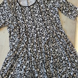 3/4 sleeve Avenue dress